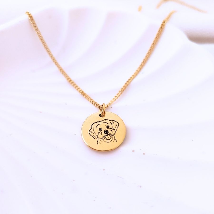 Pet portrait pendant necklace